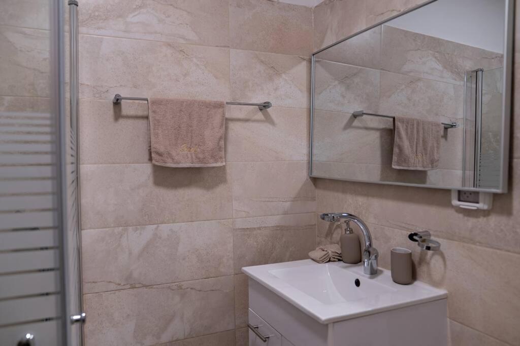Migdalor Apartment Ngoại thất bức ảnh